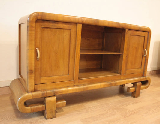 Tocador Art Déco de nogal de los años 50 con puertas correderas de madera, diseño italiano vintage de mediados de siglo.