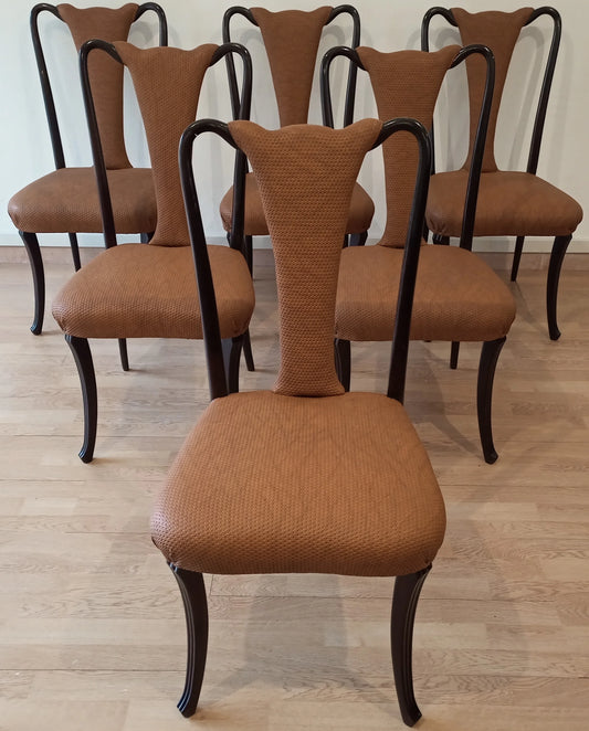 Conjunto de seis sillas de comedor vintage con acolchado marrón y estructura curva de madera negra, diseño de los años 50, restauradas.