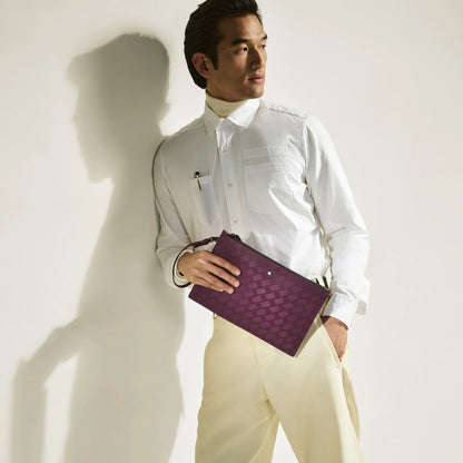 Montblanc astuccio extreme clutch in pelle viola con motivo a scacchiera e piccolo logo metallico frontale