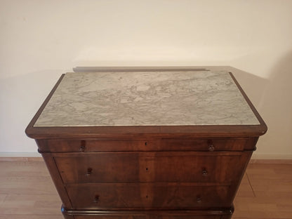 Cassettiera in legno italiana del xix secolo con piano in marmo e tre cassetti frontali
