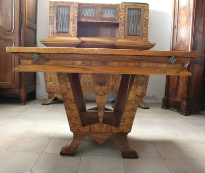Tavolo art decò in legno intagliato con allunghe realizzato a roma per il ministro bottai nel 1933 con iscrizione