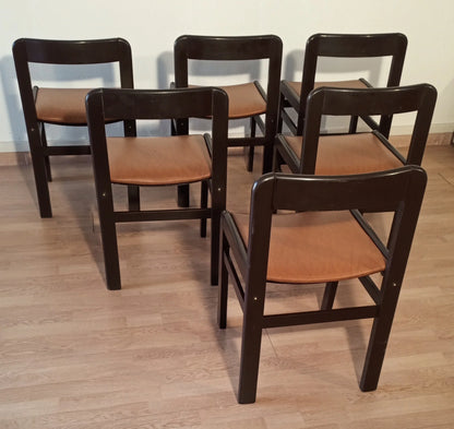 Set di cinque sedie da pranzo vintage brutaliste in legno scuro con sedili in pelle marrone chiaro anni 70